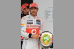 Lewis Hamilton (McLaren) mit seinem  Abschiedshelm für McLaren