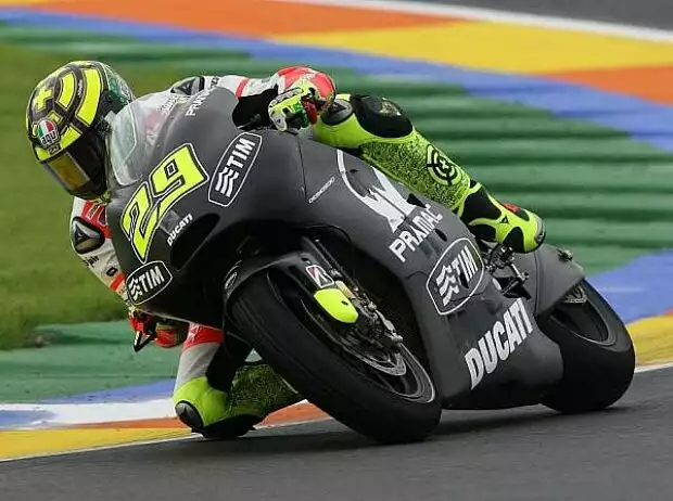 Andrea Iannone Titel-Bild zur News: Andrea Iannone