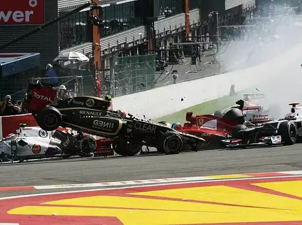 Titel-Bild zur News: Lewis Hamilton, Romain Grosjean, Fernando Alonso, Sergio Perez, Pastor Maldonado