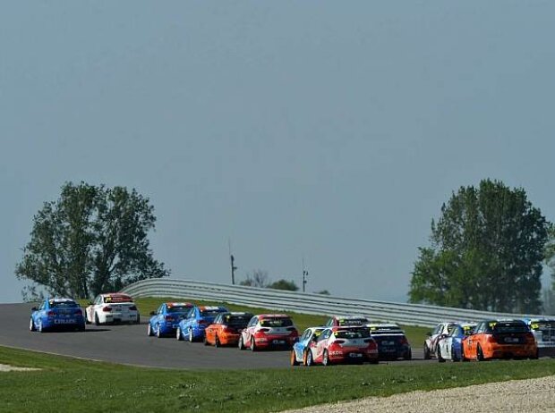 Titel-Bild zur News: Start am Slovakiaring 2012