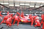 Auch ein boxenstopp gehörte zum Show-Programm von Ferrari