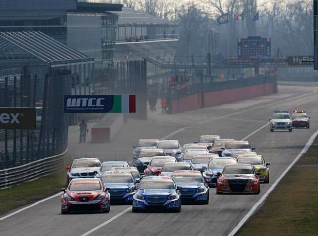 Titel-Bild zur News: Start in Monza 2012