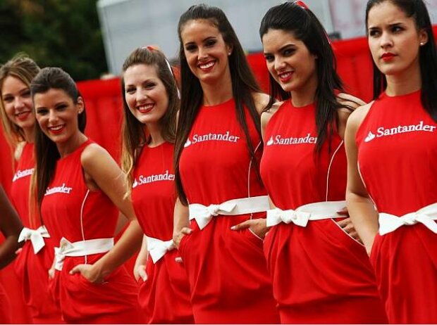 Titel-Bild zur News: Santander-Girls beim Grand Prix von Spanien in Barcelona