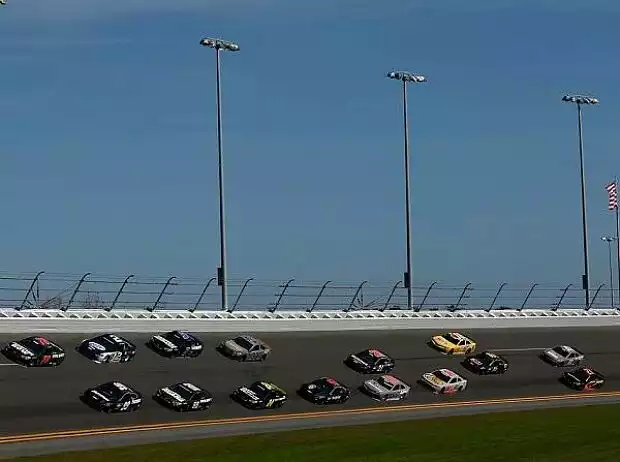 Pack-Racing in Daytona Titel-Bild zur News: Pack-Racing in Daytona