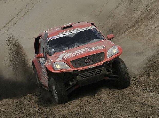 Titel-Bild zur News: Matthias Kahle/Thomas Schünemann bei der Rallye Dakar 2013
