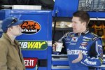 Ricky Stenhouse (Roush) besucht seinen Teamkollegen Carl Edwards (Roush) 