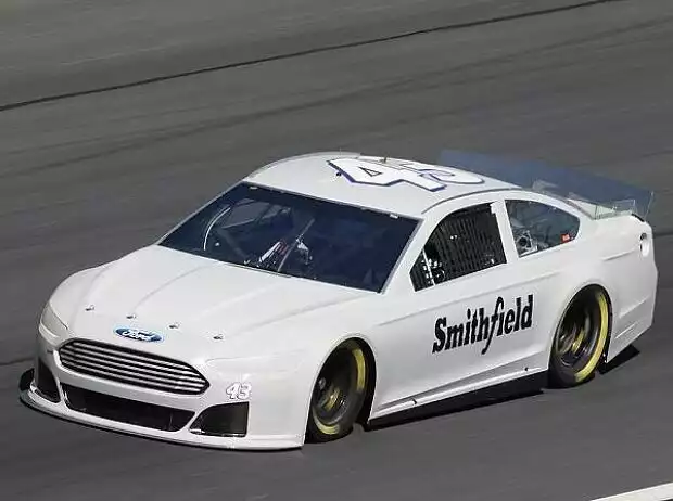 Aric Almirola Titel-Bild zur News: Aric Almirola