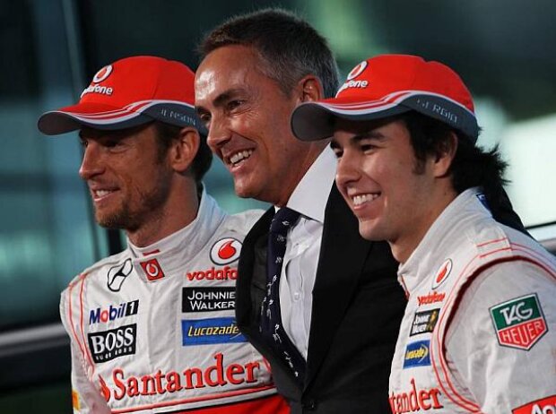 Titel-Bild zur News: Jenson Button, Martin Whitmarsh (Teamchef), Sergio Perez