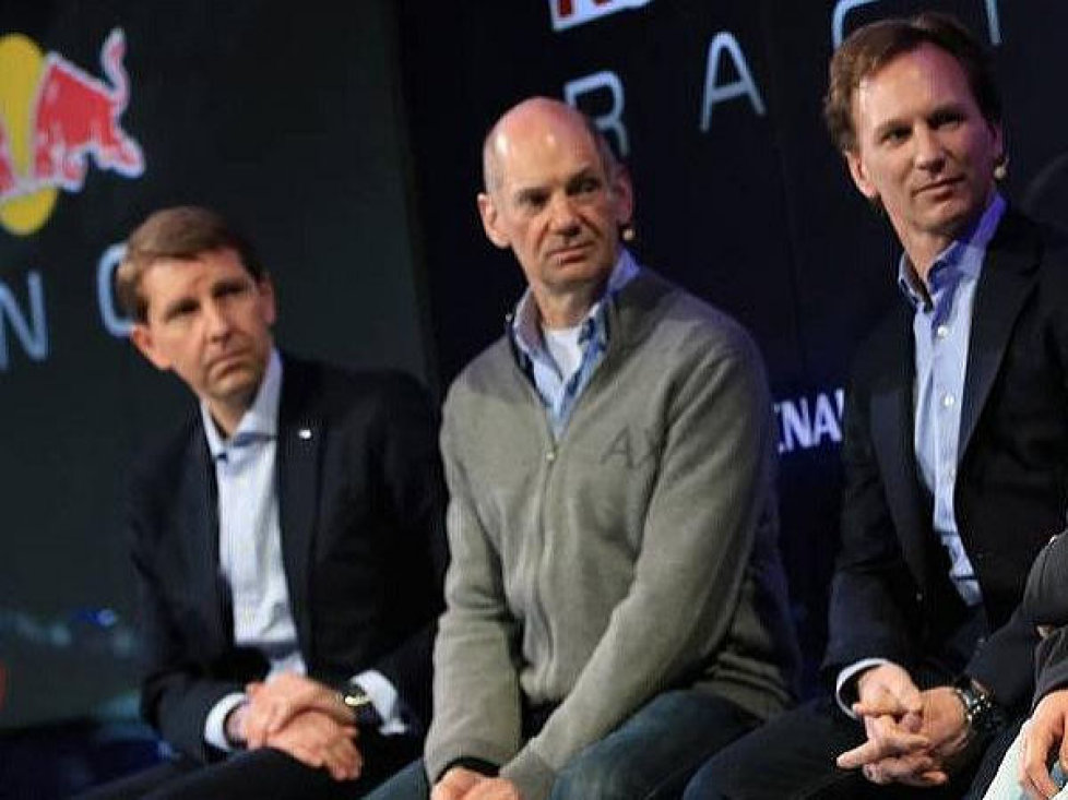 Adrian Newey (Technischer Direktor), Christian Horner (Teamchef), Simon Sproule (Infiniti)