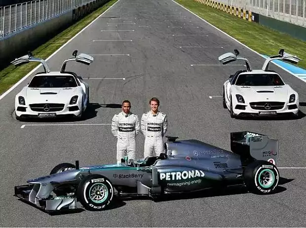 Präsentation des Mercedes F1 W04 Titel-Bild zur News: Präsentation des Mercedes F1 W04