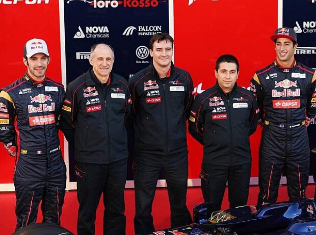 Jean-Eric Vergne, Franz Tost (Teamchef), James Key (Technischer Direktor), Daniel Ricciardo Jean-Eric Vergne, Franz Tost (Teamchef), James Key (Technischer Direktor), Daniel Ricciardo