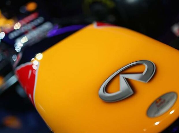 Titel-Bild zur News: Infiniti-Logo auf der Nase des Red Bull RB9