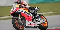 Bild zum Inhalt: Marquez arbeitet an der Elektronik seiner RC213V