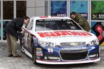 Der neue Chevy von Dale Earnhardt Jun. erregt Aufmerksamkeit im ESPN-Hauptquartier