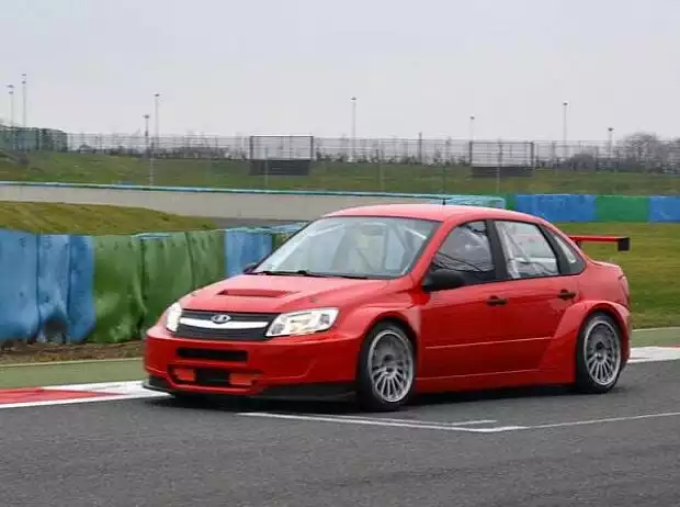James Thompson, Lada Titel-Bild zur News: James Thompson, Lada