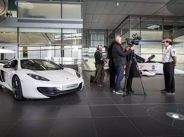 Sergio Perez, McLaren MP4-12C Titel-Bild zur News: Sergio Perez, McLaren MP4-12C