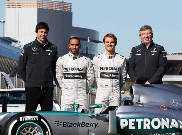 Lewis Hamilton, Nico Rosberg, Ross Brawn (Teamchef)