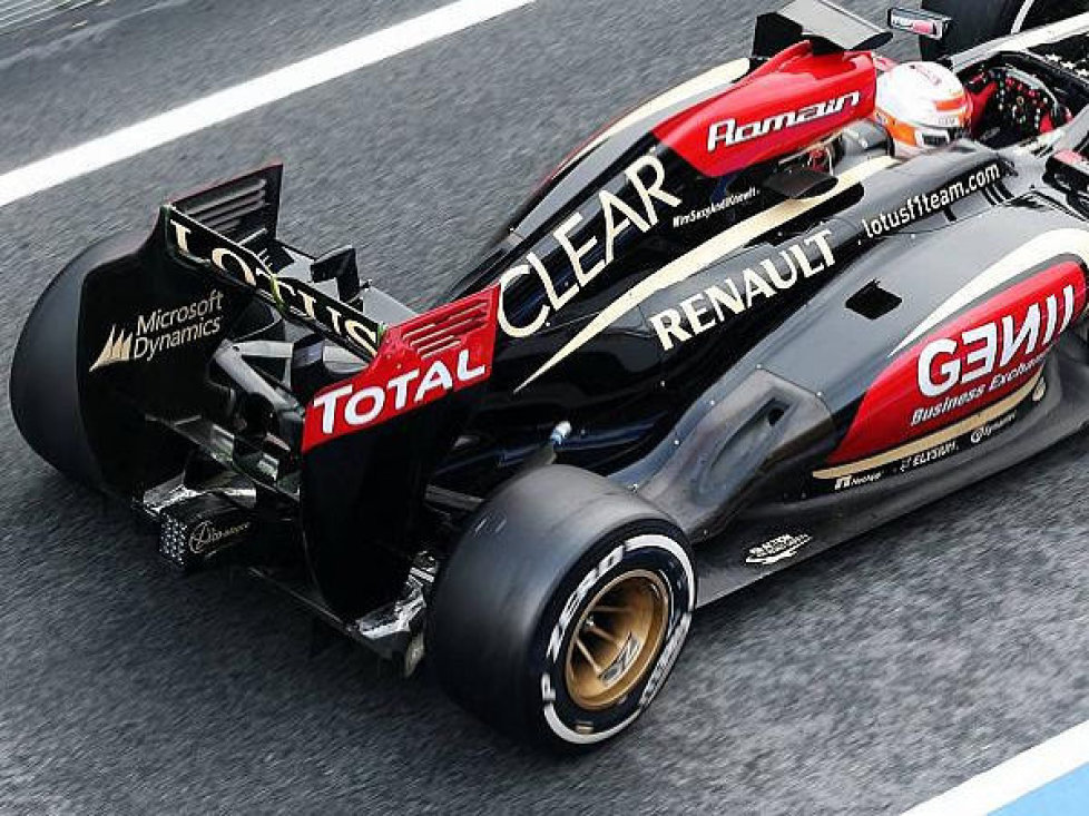 Romain Grosjean, Lotus, Auspuff