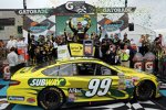 Carl Edwards (Roush) in der Victory Lane