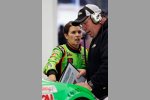 Danica Patrick im Gespräch mit Crewchief Tony Gibson