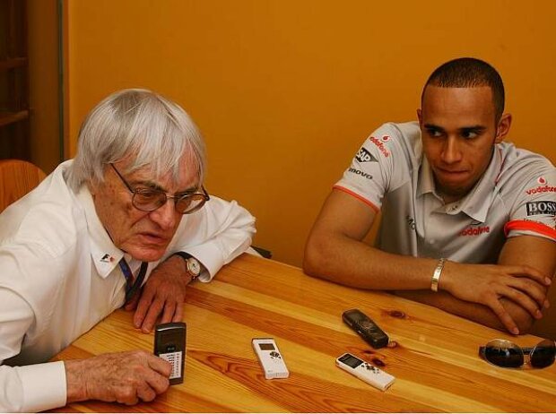 Titel-Bild zur News: Bernie Ecclestone und Lewis Hamilton
