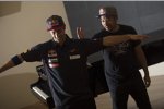 Daniel Ricciardo (Toro Rosso) lernt Breakdancen mit Niranh 
