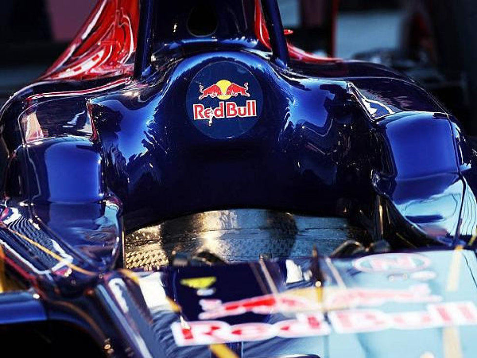 Cockpit des Toro-Rosso-Ferrari STR8