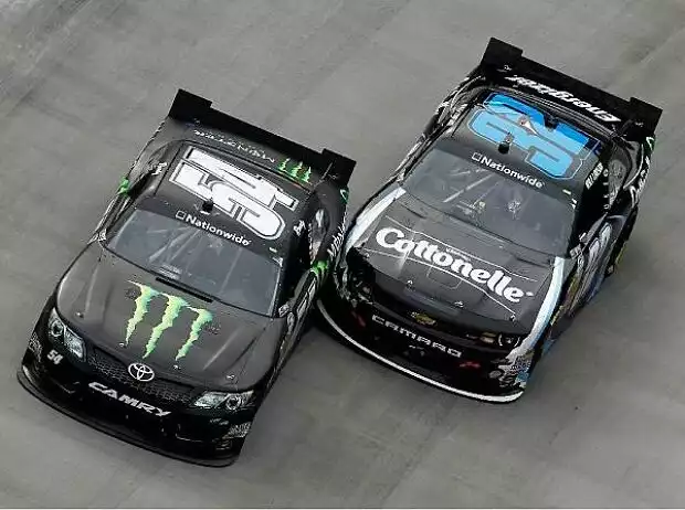 Kyle Busch, Kyle Larson Titel-Bild zur News: Kyle Busch, Kyle Larson