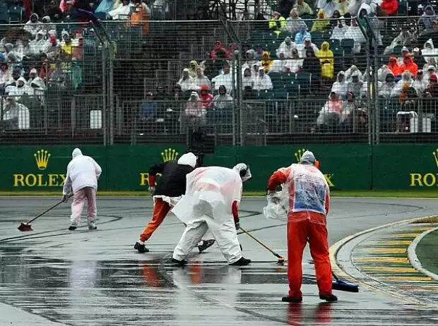 Regen, Streckenposten, Besen Titel-Bild zur News: Regen, Streckenposten, Besen