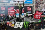 Kyle Busch (Gibbs) in der Victory Lane