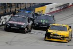 Das Fotofinish zwischen Kyle Busch und Kyle Larson (verdeckt)