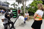 Adrian Sutil (Force India) gibt ein Interview für NBC
