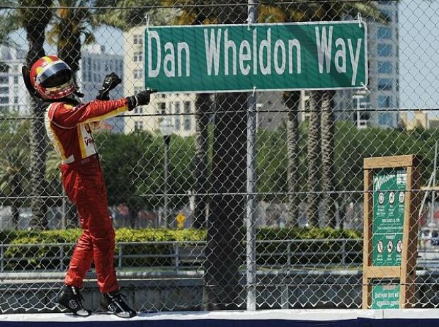 Helio Castroneves Dan Wheldon Helio Castroneves Dan Wheldon