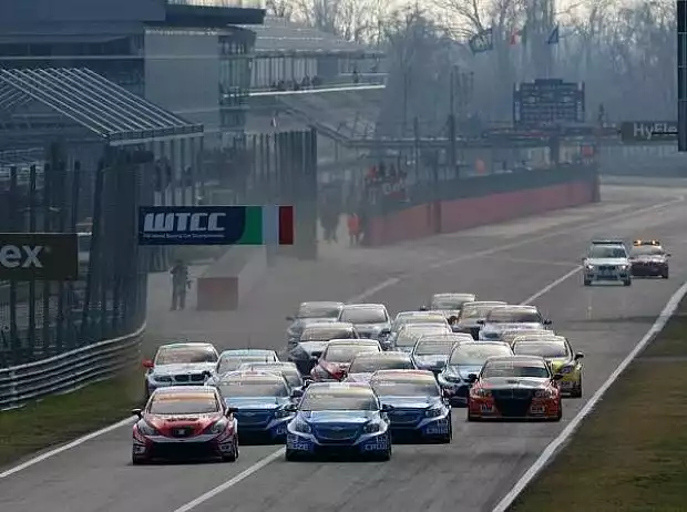 Start in Monza 2012 Titel-Bild zur News: Start in Monza 2012