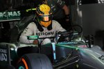 Lewis Hamilton (Mercedes) beginnt seinen Arbeitstag am Freitag in Malaysia