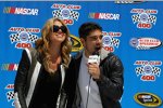 Die Schauspieler Adrianne Palicki und D.J. Cotrona gaben das Kommando zum Starten der V8-Motoren