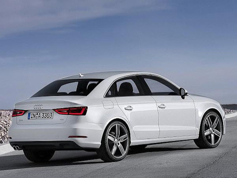 Audi A4 Limousine