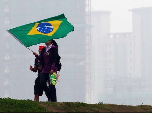 Fans mit brasilianischer Flagge in Sao Paulo