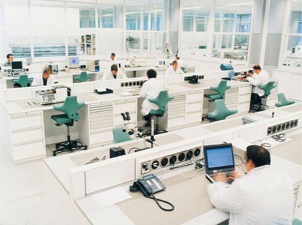 Workshop von McLaren Electronic Systems in Woking Workshop von McLaren Electronic Systems in Woking