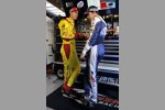 Joey Logano im Gespräch mit Brad Keselowski (Penske) 