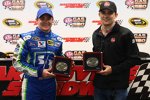 Ricky Stenhouse und James Buescher bekommen ihre Championship-Gürtelschnallen