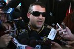 Tony Stewart (Stewart/Haas) im PResserummel