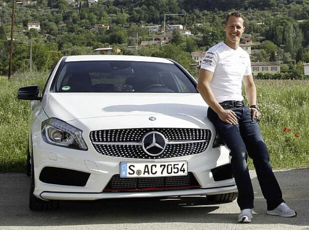 Titel-Bild zur News: Michael Schumacher mit der Mercedes-A-Klasse
