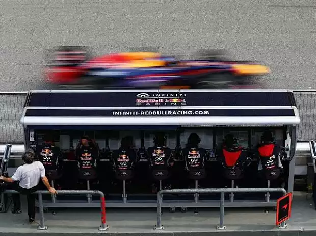 Sebastian Vettel, Kommandostand, Red Bull Titel-Bild zur News: Sebastian Vettel, Kommandostand, Red Bull