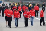 Jules Bianchi (Marussia) beim Trackwalk