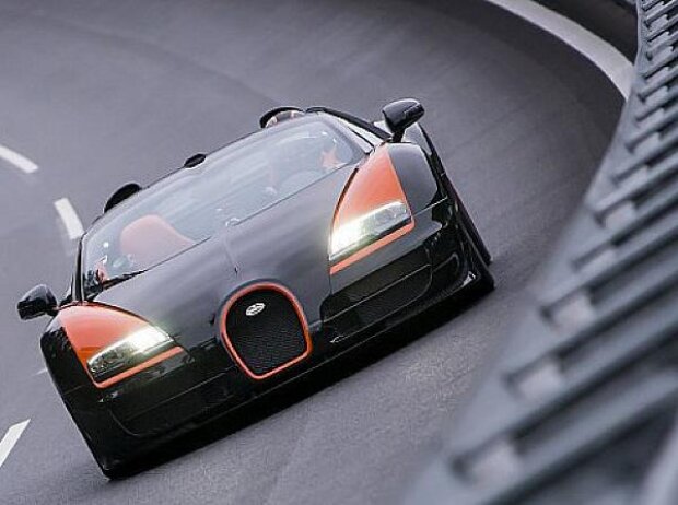 Bugatti Veyron 16.4 Grand Sport Vitesse Bugatti Veyron 16.4 Grand Sport Vitesse