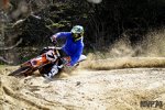 Kimi R?ikk?nen (Lotus) trainiert mit seinem Motocross-Team Ice1