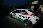 Die WTCC-Showcars zu später Stunde