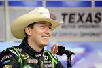 Kyle Busch (Gibbs) mit dem Sieger-Hut