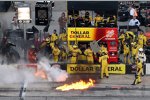 Kleines Boxenfeuer bei Matt Kenseth (Gibbs) 